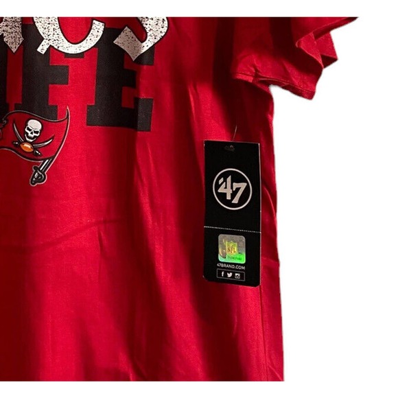 NFL ‘47 Brand Tampa Buccaneers Red Mens Large Graphic Shirt NWT - Picture 4 of 4